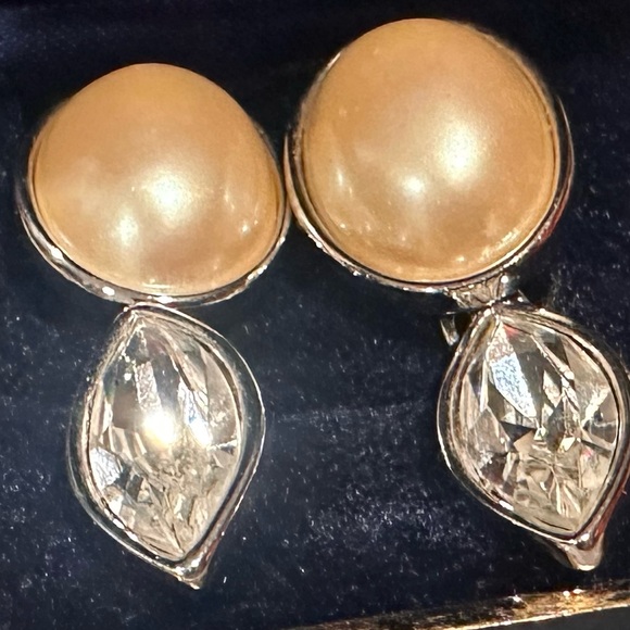 Yves Saint Laurent YSL Pearl Drop Studded Earrings - Picture 7 of 12